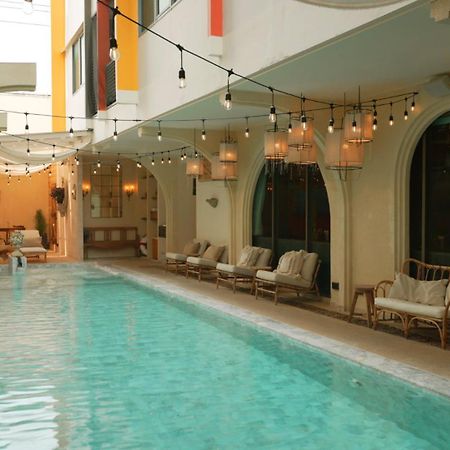 Bizotel Premier Hotel & Residence Банкок Екстериор снимка