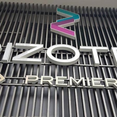 Bizotel Premier Hotel & Residence Банкок Екстериор снимка
