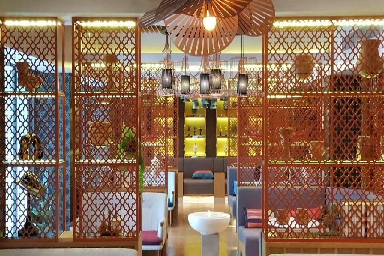 Bizotel Premier Hotel & Residence Банкок Екстериор снимка