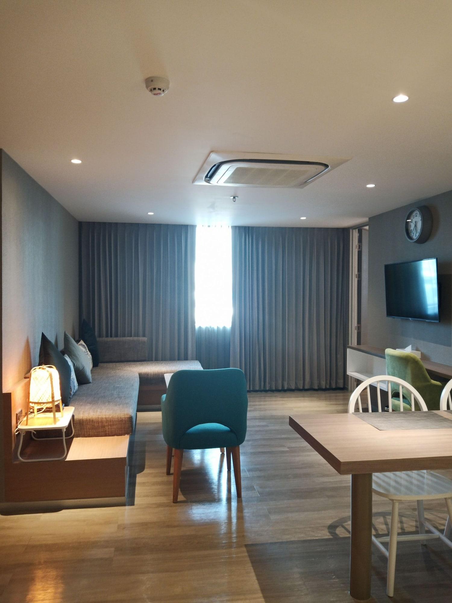 Bizotel Premier Hotel & Residence Банкок Екстериор снимка