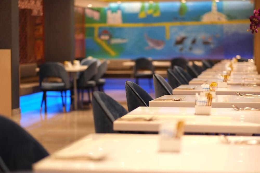 Bizotel Premier Hotel & Residence Банкок Екстериор снимка
