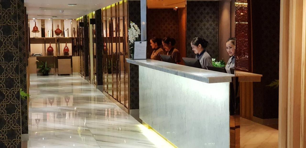 Bizotel Premier Hotel & Residence Банкок Екстериор снимка