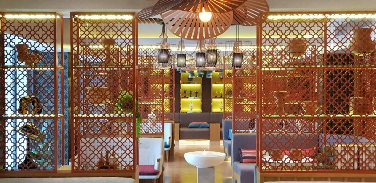 Bizotel Premier Hotel & Residence Банкок Екстериор снимка