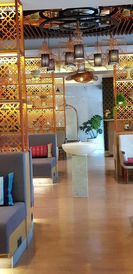 Bizotel Premier Hotel & Residence Банкок Екстериор снимка